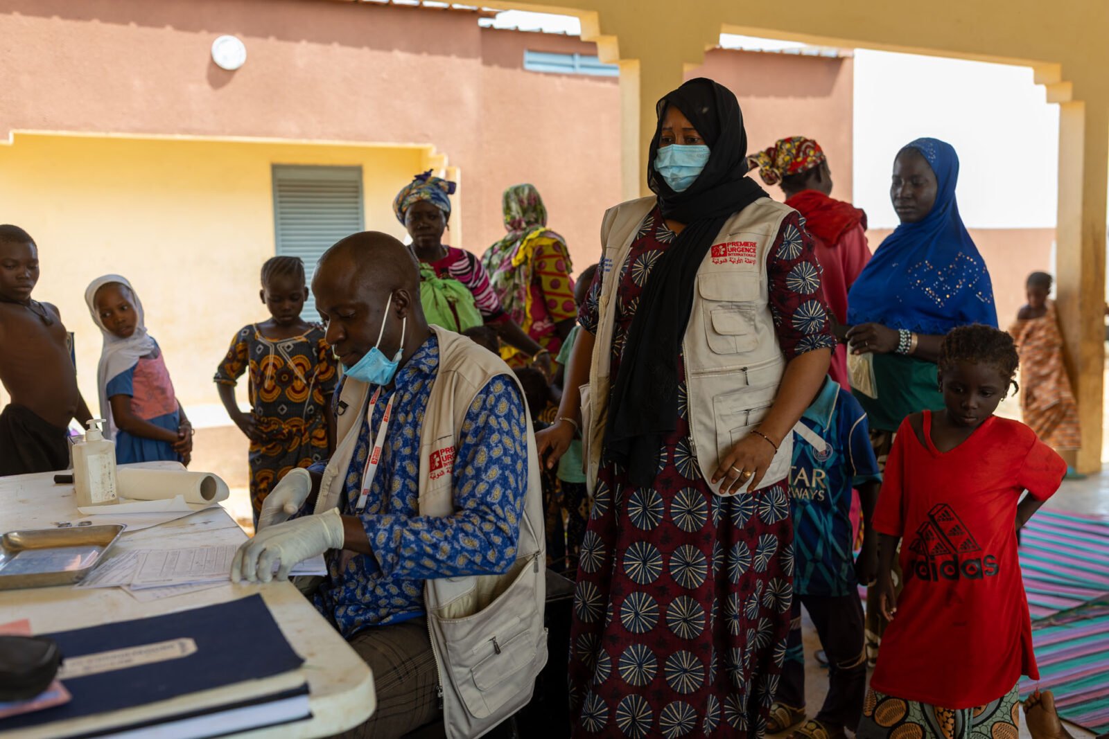 Assistance alimentaire, eau et soins dans le Sahel central